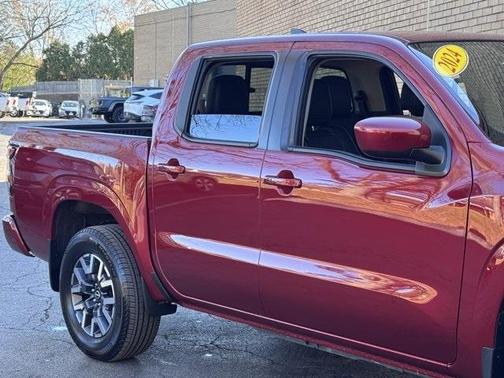 2024 Nissan Frontier SL