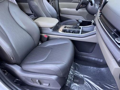 2025 Kia Carnival EX