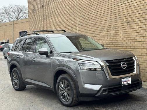 2022 Nissan Pathfinder SV