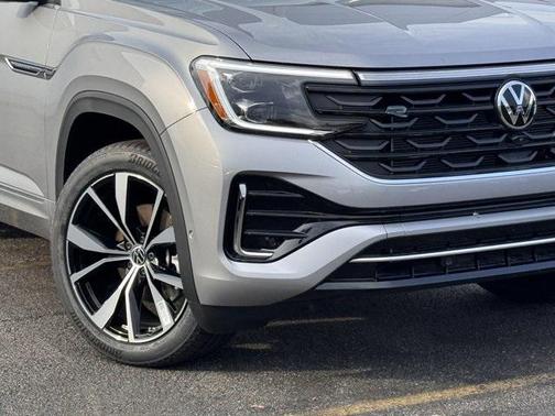 2025 Volkswagen Atlas Cross Sport 2.0T SEL Premium R-Line