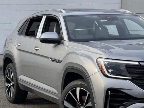 2025 Volkswagen Atlas Cross Sport 2.0T SEL Premium R-Line