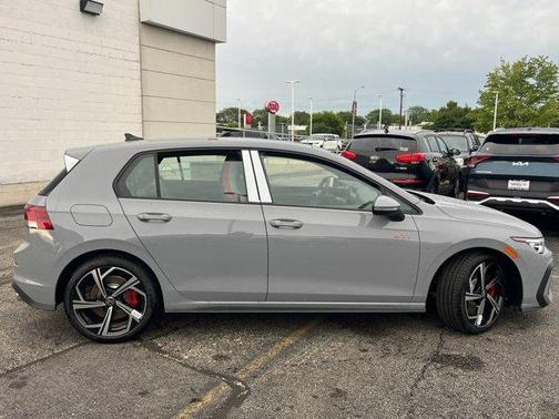 2025 Volkswagen Golf GTI 2.0T SE