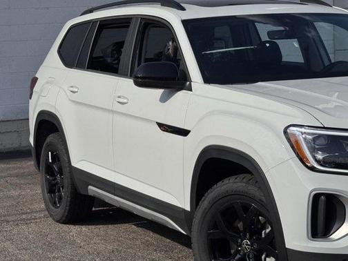 2025 Volkswagen Atlas 2.0T Peak Edition