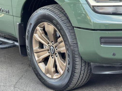 2024 Nissan Titan SV