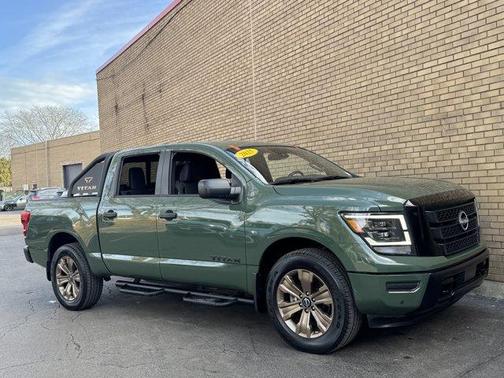 2024 Nissan Titan SV