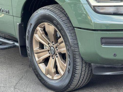 2024 Nissan Titan SV