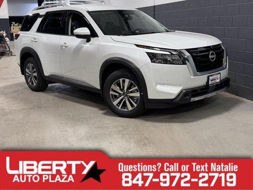 2025 Nissan Pathfinder SL