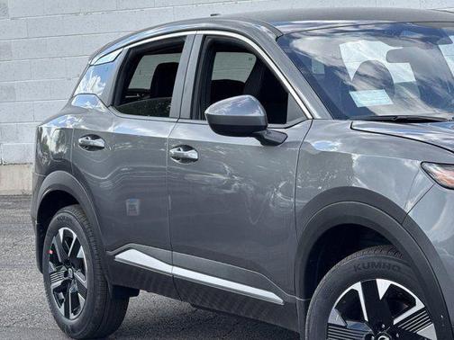 Gun Metallic 2025 Nissan Kicks SV