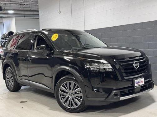 2024 Nissan Pathfinder SL