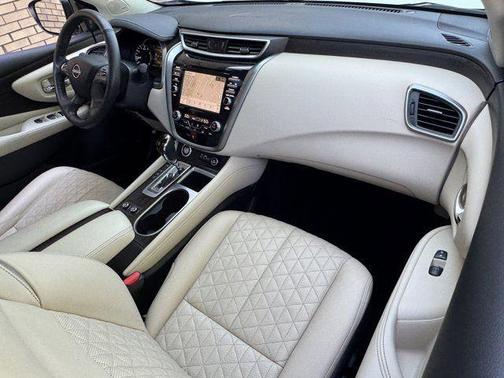 White 2024 Nissan Murano Platinum