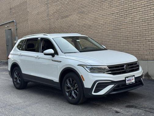 Opal White Pearl Effect 2023 Volkswagen Tiguan 2.0T SE