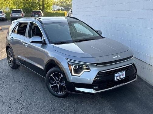 2025 Kia Niro SX