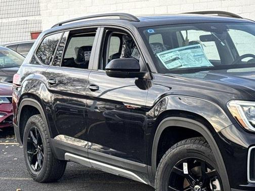 2025 Volkswagen Atlas 2.0T Peak Edition