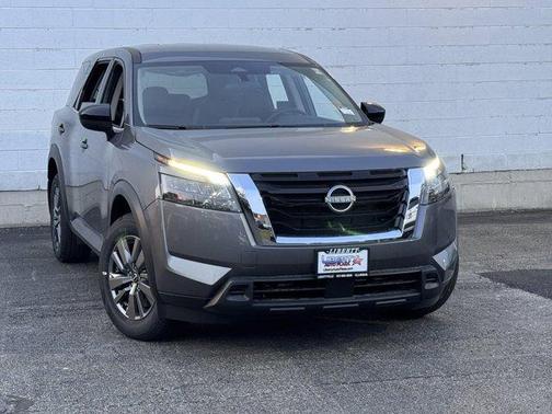 2025 Nissan Pathfinder S