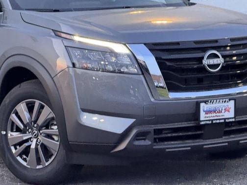 2025 Nissan Pathfinder S