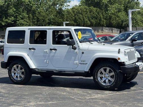 Bright White Clearcoat 2016 Jeep Wrangler Unlimited Sahara