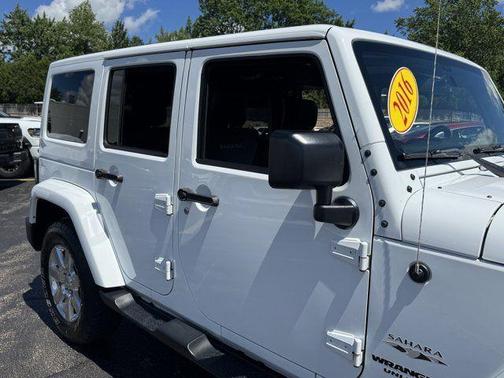 Bright White Clearcoat 2016 Jeep Wrangler Unlimited Sahara