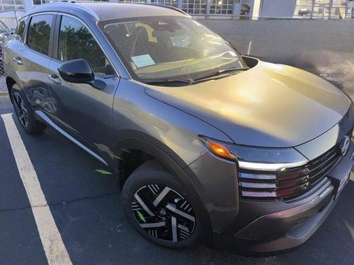Gun Metallic 2026 Nissan Kicks SV