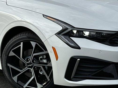 2025 Kia K5 EX