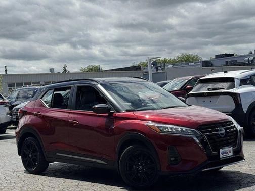 2 Tone Red / Black 2023 Nissan Kicks SR