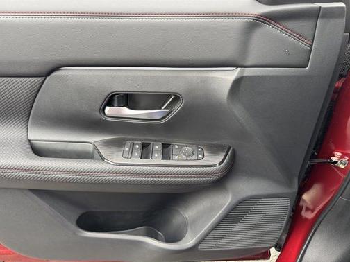 Scarlet Ember T 2026 Nissan Kicks SR