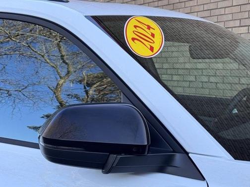 2024 Volkswagen Atlas 2.0T Peak Edition SE w/Technology