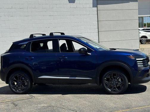 Deep Blue Pearl 2026 Nissan Kicks SR