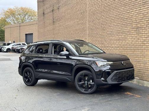 2025 Volkswagen Taos 1.5T SE Black