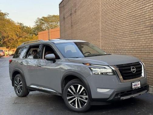 2025 Nissan Pathfinder Platinum