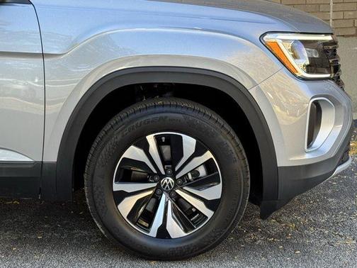 Silver Mist Metallic 2026 Volkswagen Atlas 2.0T SE