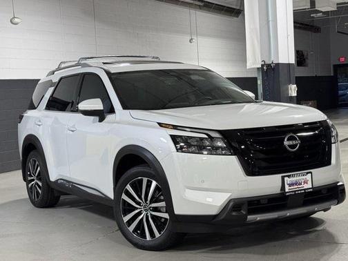 2025 Nissan Pathfinder Platinum