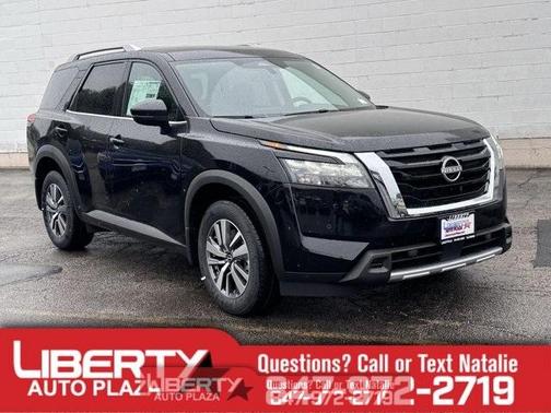 2025 Nissan Pathfinder SL