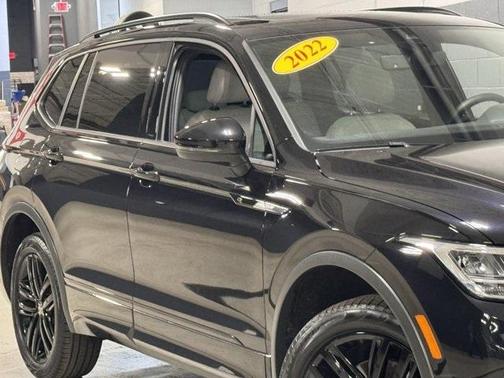 2022 Volkswagen Tiguan 2.0T SE R-Line Black