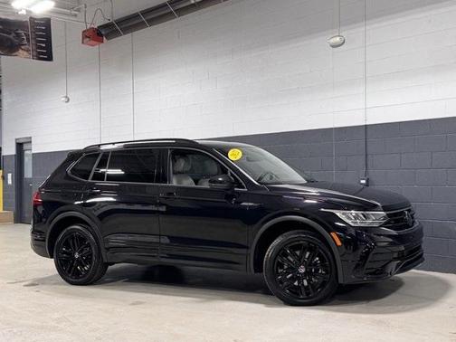 2022 Volkswagen Tiguan 2.0T SE R-Line Black