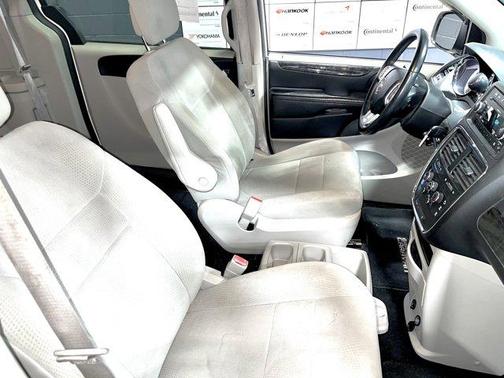Stone White Clearcoat 2012 Dodge Grand Caravan SE/AVP