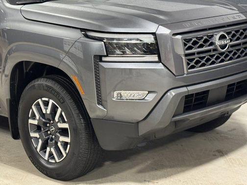 2024 Nissan Frontier SL