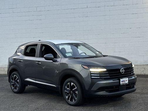 Gun Metallic 2025 Nissan Kicks SV