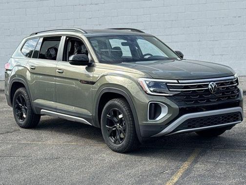 2025 Volkswagen Atlas 2.0T Peak Edition