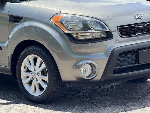 Titanium Pearl 2013 Kia Soul +