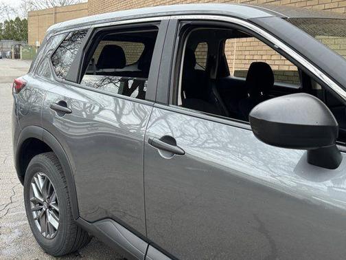 Gun Metallic 2024 Nissan Rogue S