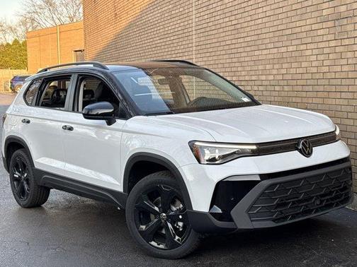 2025 Volkswagen Taos 1.5T SE Black