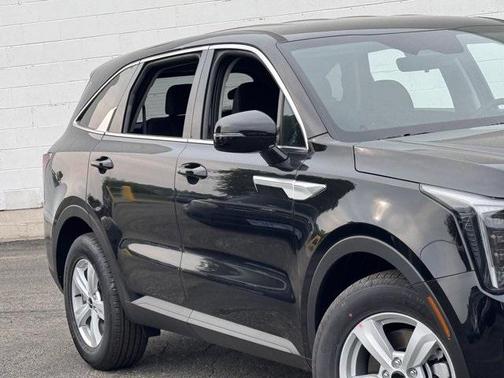 2025 Kia Sorento LX