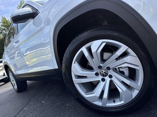 2022 Volkswagen Atlas 3.6L SE w/Technology