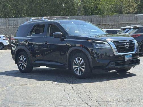 Black 2024 Nissan Pathfinder SL