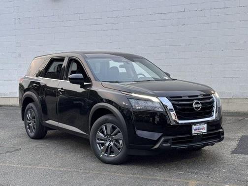 2025 Nissan Pathfinder S