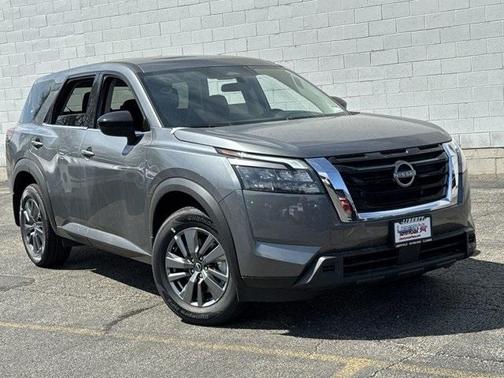 2025 Nissan Pathfinder S