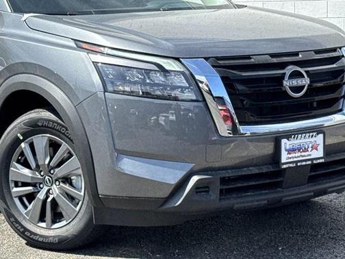 2025 Nissan Pathfinder S