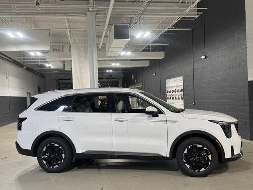 Glacial White Pearl 2026 Kia Sorento S