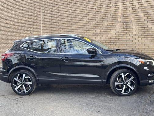 2022 Nissan Rogue Sport SL