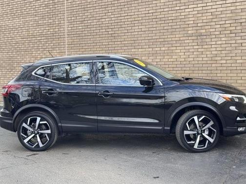 2022 Nissan Rogue Sport SL